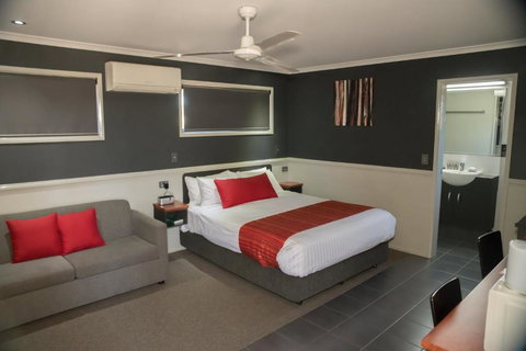 The Rocks Motel - Hervey Bay Accommodation 1