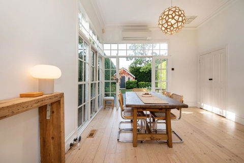 Timeless Gem In Malvern East - Hervey Bay Accommodation 3
