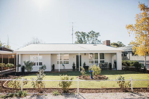 White On Wright Clare - Hervey Bay Accommodation 1