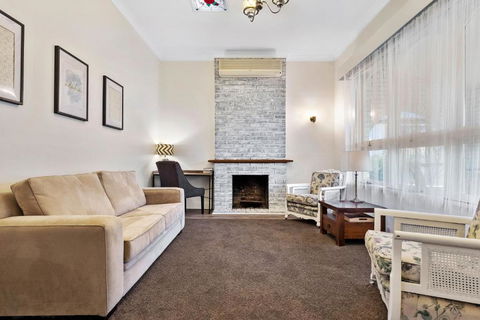 White On Wright Clare - Hervey Bay Accommodation 3