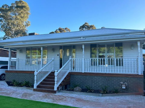 White On Wright - Hervey Bay Accommodation 0