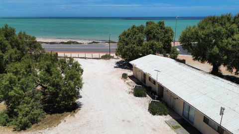 Wildsights Beach Units - Tourism Hervey Bay 0