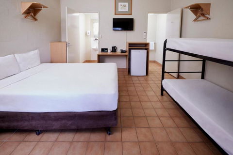 Outback Lodge - Hervey Bay Accommodation 1