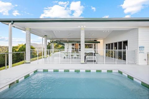 Spearmint House - Art Deco Gem In Misty Mountains - Hervey Bay Accommodation 0
