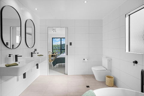 Spearmint House - Art Deco Gem In Misty Mountains - Hervey Bay Accommodation 1