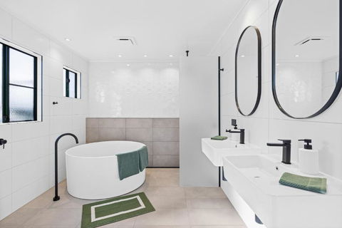 Spearmint House - Art Deco Gem In Misty Mountains - Hervey Bay Accommodation 3