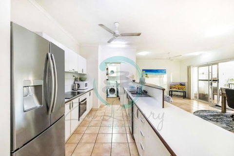 ZEN FORESHORE Cozy 2-BR, 2-BA Holiday Home + Pool - Hervey Bay Accommodation 3