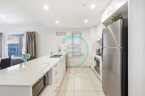 ZEN OCEAN BLISS - Cozy 2-BR/2-BA Sea View Retreat - Hervey Bay Accommodation 2