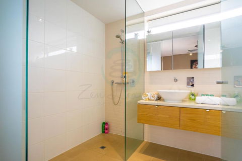 ZEN PARADISE - 2-BR Waterfront Ocean View Retreat - Hervey Bay Accommodation 2