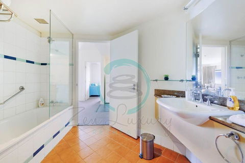 ZEN88 Esplanade: 3-BR Luxury Suite Near Waterfront - Hervey Bay Accommodation 2