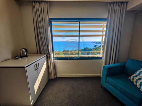 ZEN88 ESPLANADE: Hotel Suite W/ Ocean/Sunset Views - Hervey Bay Accommodation 2