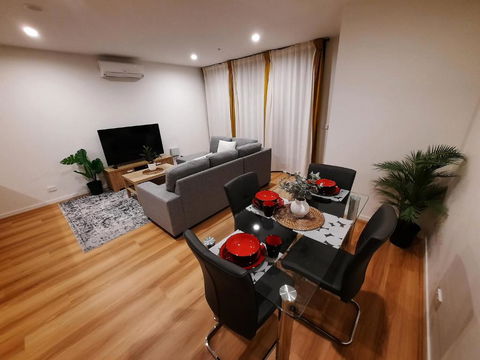ZMITH Apartment - BROOKE, - Near AIS, GIO Stadium, UC, & Nth - Canberra Hospital - Hervey Bay Accommodation 0