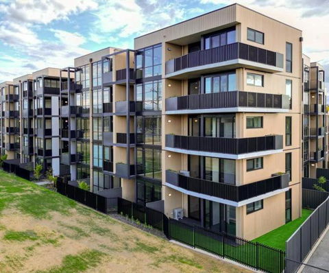 ZMITH Apartment - BROOKE, - Near AIS, GIO Stadium, UC, & Nth - Canberra Hospital - Hervey Bay Accommodation 2
