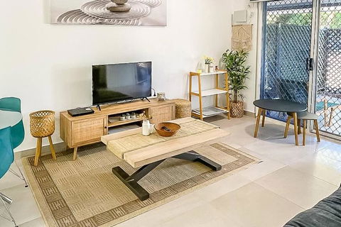 ZEN GARDEN - COZY 2-BR + Modern Design W/ Aircon - Hervey Bay Accommodation 3
