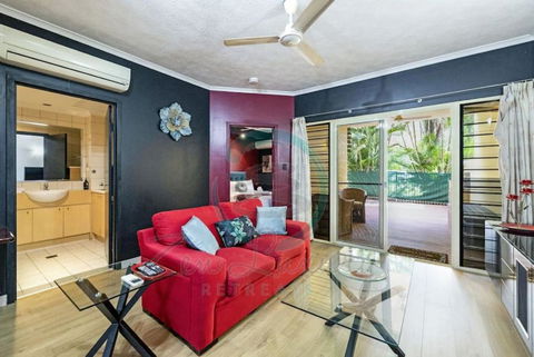 ZEN MARKETS - Boutique 1-BR Apt Near Parap Markets - Hervey Bay Accommodation 0