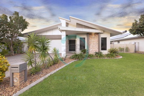 Zenhouse: 4BR Stylish Work/Family Home In Muirhead - Hervey Bay Accommodation 0