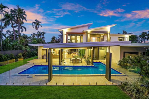 ZenLux Massive 5-BR Holiday Home - Pool - BBQ - Hervey Bay Accommodation 0