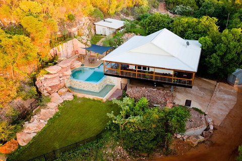 Wet Season Incredible Islands Tour - Horizontal Falls & Cygnet Bay Pearl Farm - Hervey Bay Accommodation 5