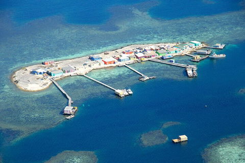 Abrolhos Islands Fixed-Wing Scenic Flight - Hervey Bay Accommodation 3