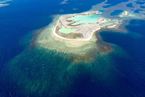 Abrolhos Islands Fixed-Wing Scenic Flight - Hervey Bay Accommodation 4