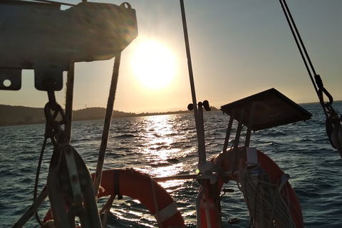 Townsville Private Hire Sunset Sail Sailing Cruise Boat Tour Charter Experience - Hervey Bay Accommodation 4