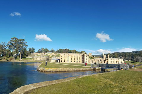 6-Day Tasmanian Explorer Adventure Tour From Hobart - Hervey Bay Accommodation 0