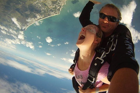 Byron Bay Tandem Sky Dive - Tourism Hervey Bay 5