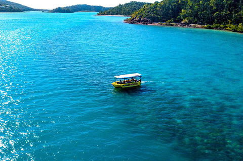Airlie Beach Glass Bottom Boat Tour - Hervey Bay Accommodation 2