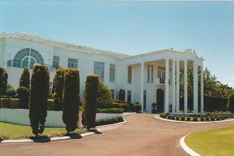 The Billionaire Club - Hervey Bay Accommodation 2