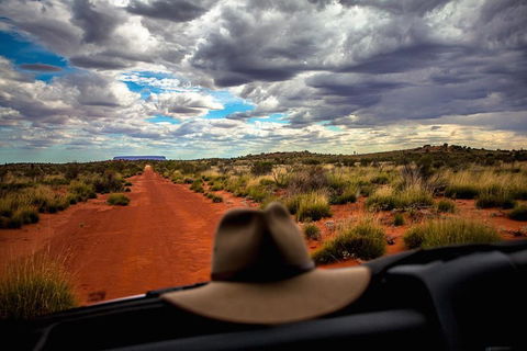 Mount Conner 4WD Small Group Tour From Ayers Rock Including Dinner - Hervey Bay Accommodation 4